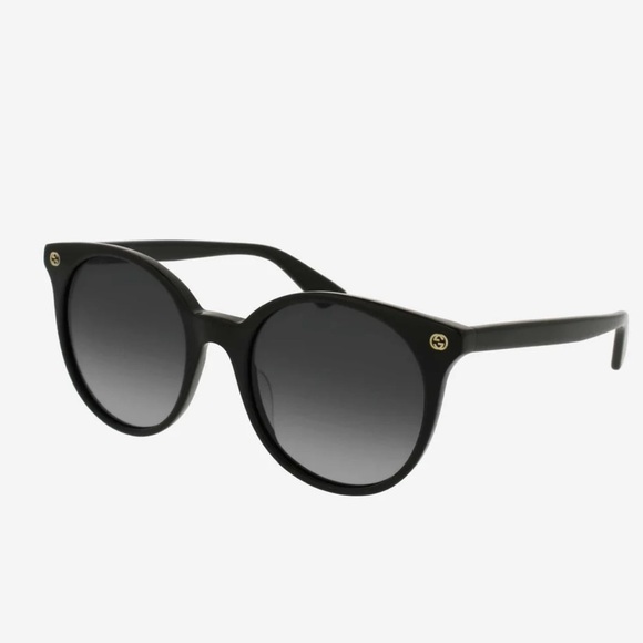 Gucci Elegant Black Sunglasses - Picture 2 of 16